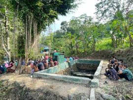 Pelaksanaan Upacara Adat Jaburan Nawu Blumbang Sindu Lumut  Berjalan Khidmat